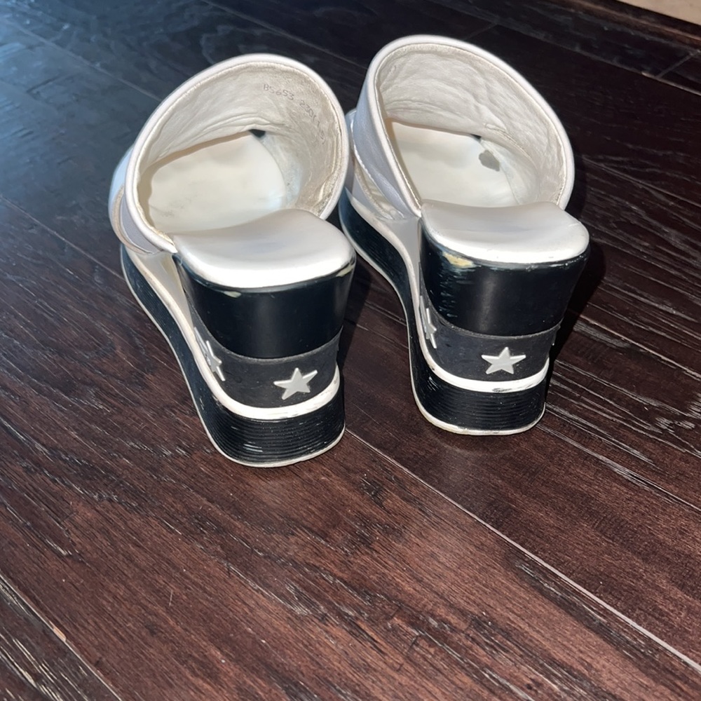 Shoes - Picture 4 of 4
